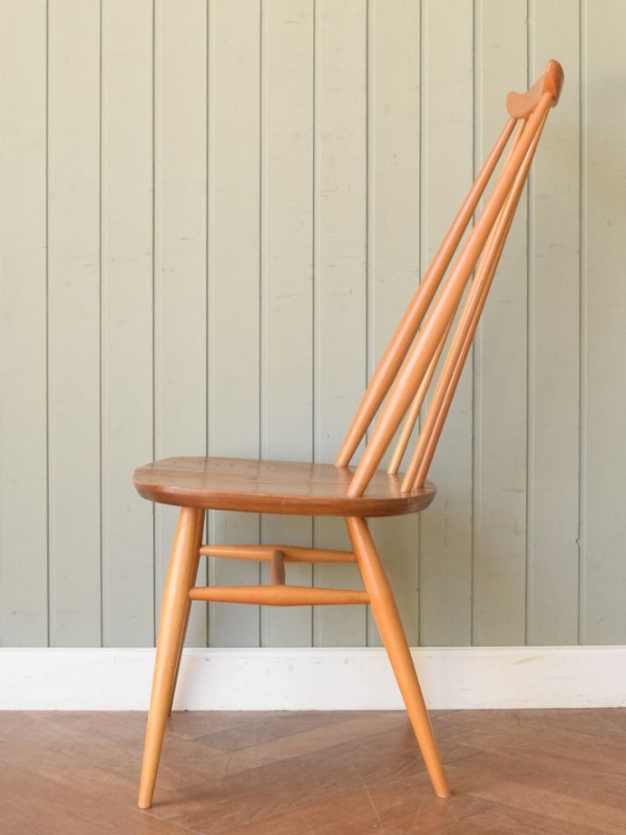 アーコールチェアの側面