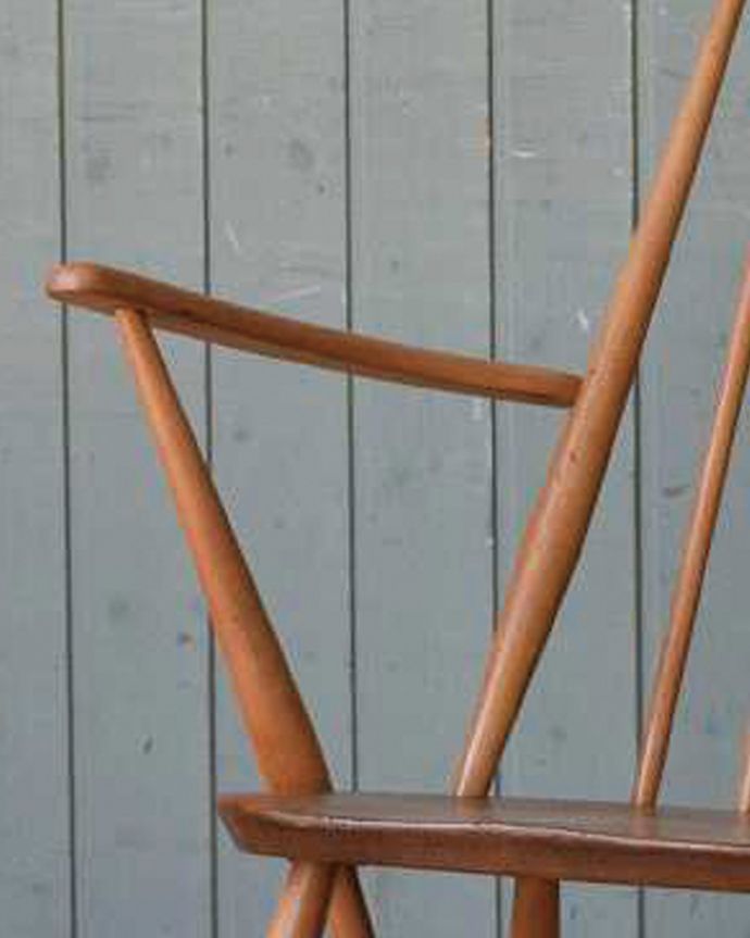 アーコールチェアの肘掛け