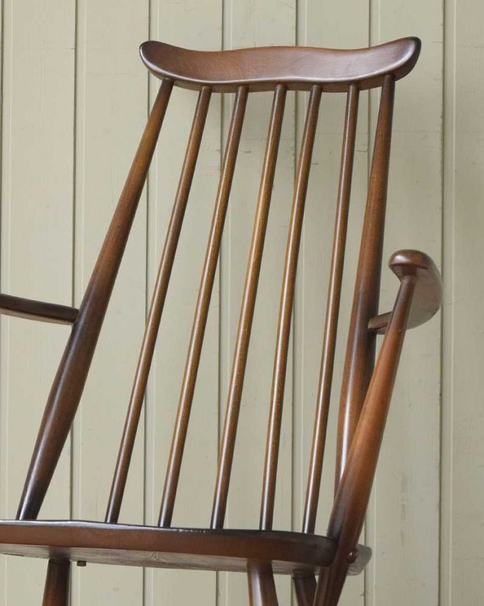 アーコールチェアの背もたれ