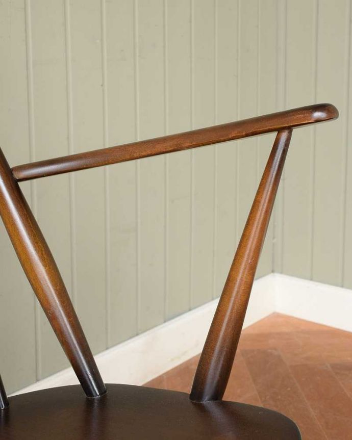 アーコールチェアの肘掛け