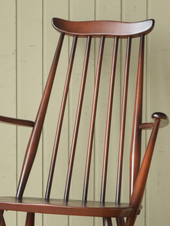 アーコールチェアの背もたれ