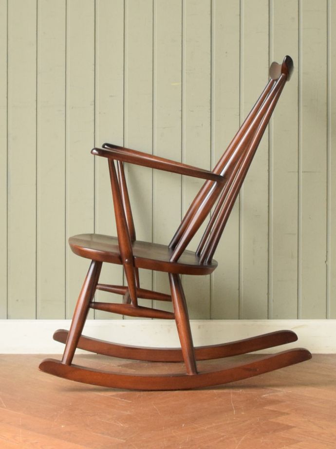 アーコールチェアの側面