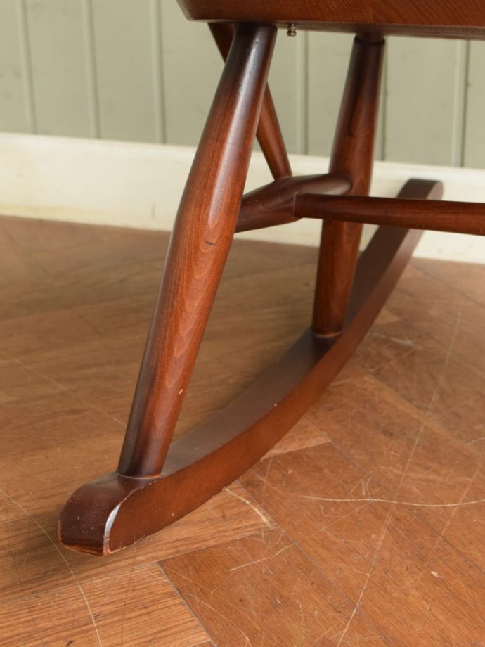 アーコールチェアの脚