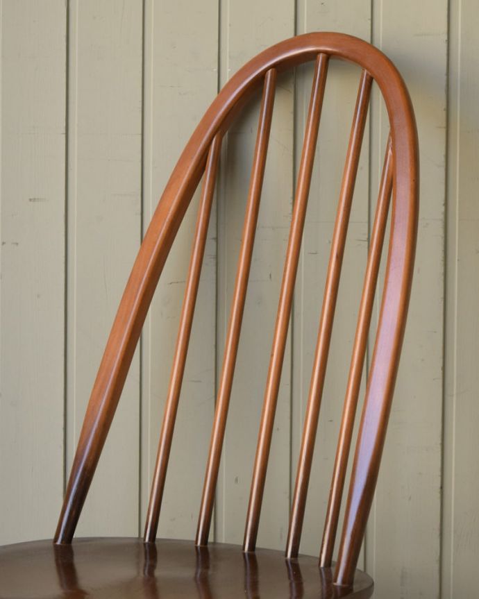 クエーカーチェアの背もたれ