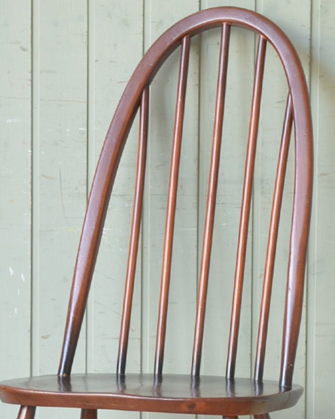 クエーカーチェアの背もたれ