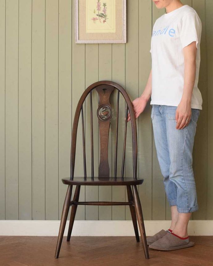 アーコールのスワンバックチェア