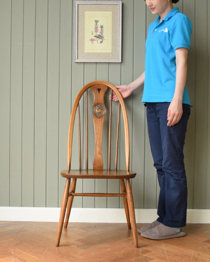 アーコールチェア アンティーク チェア アーコールのスワンバックチェア(カラメル色・ハの字脚・タグ付き)。曲げ木の技術が活かされたアーコールアーコールらしく曲げ木の技術が活かされたスワンバックチェア。(ear-20-kt)