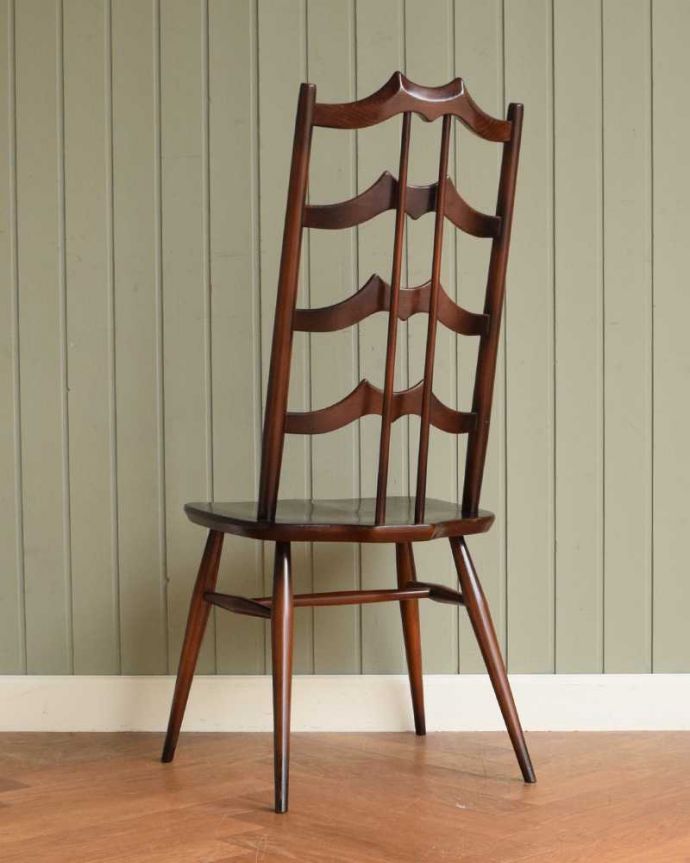 アーコールチェア　アンティーク チェア　 アーコールのラダーバックチェア（アップルチョコ色）。後ろ姿にも自信アリ！後ろから見てもやっぱりカッコいい。(ear-23-p)