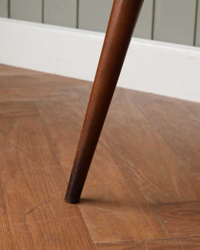 アンティークチェアの脚