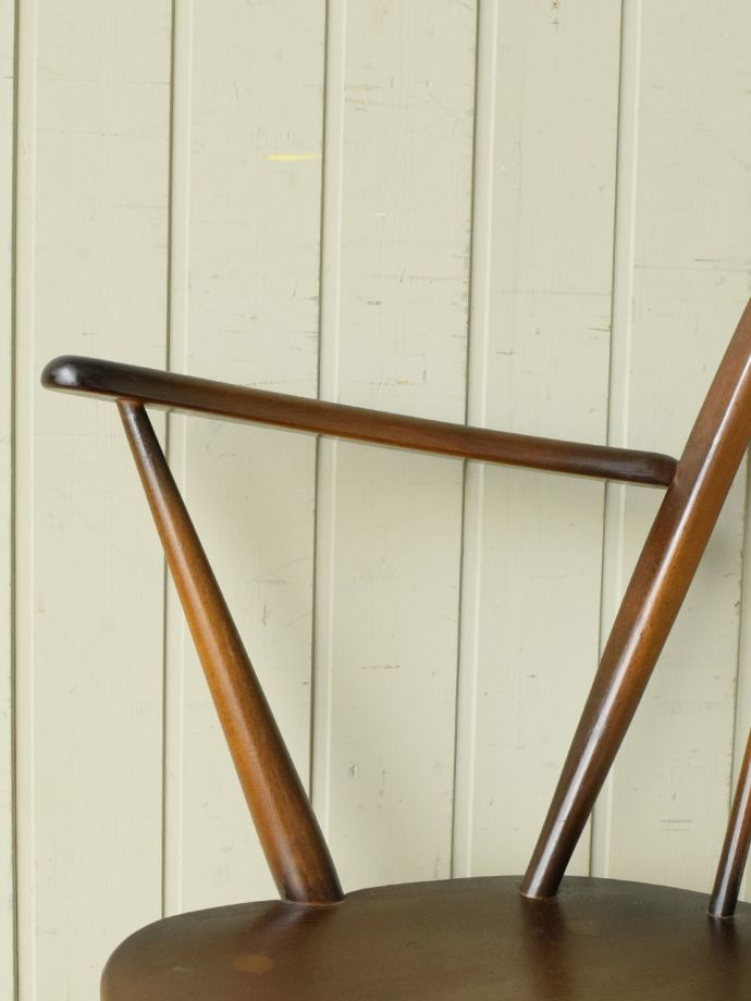 アンティークの椅子のアーム