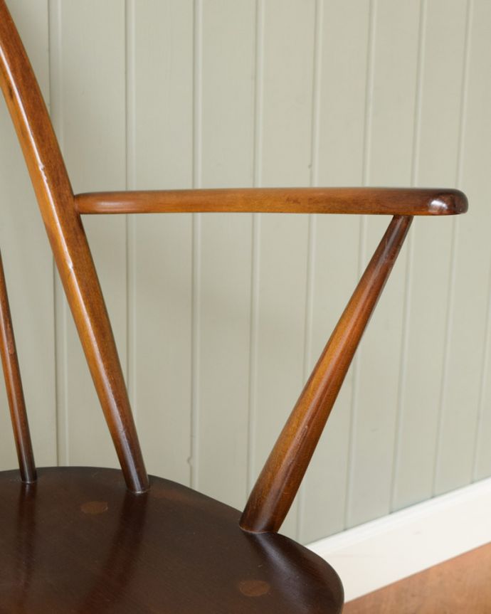 アンティークの椅子のアーム