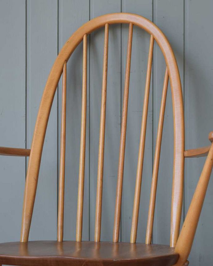 クエーカーチェアの背もたれ