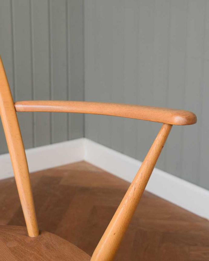 アーコールチェアのアーム