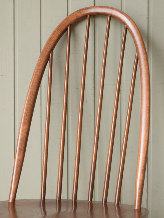 クエーカーチェアの背もたれ