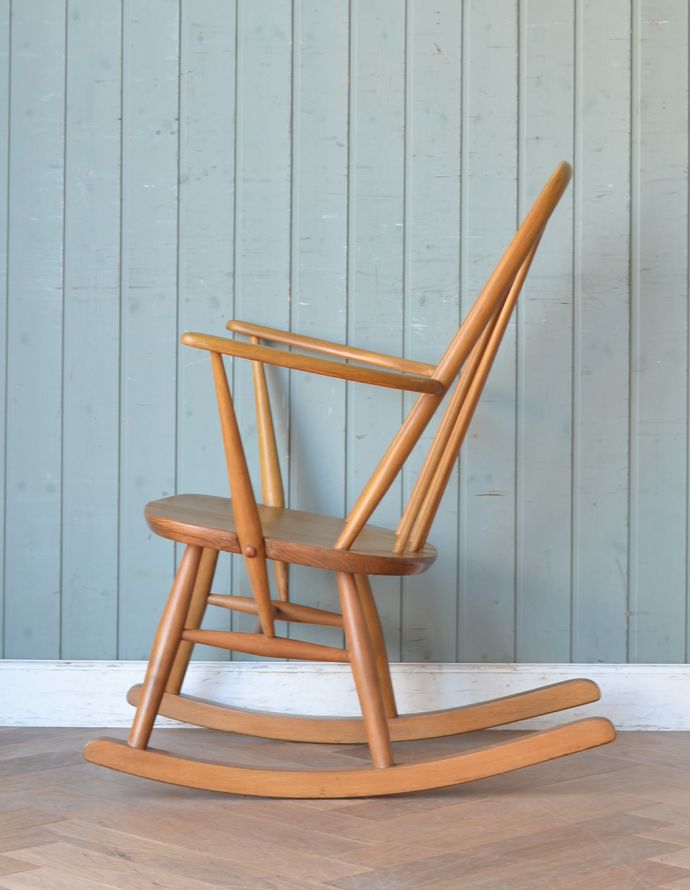 アーコールチェアの側面