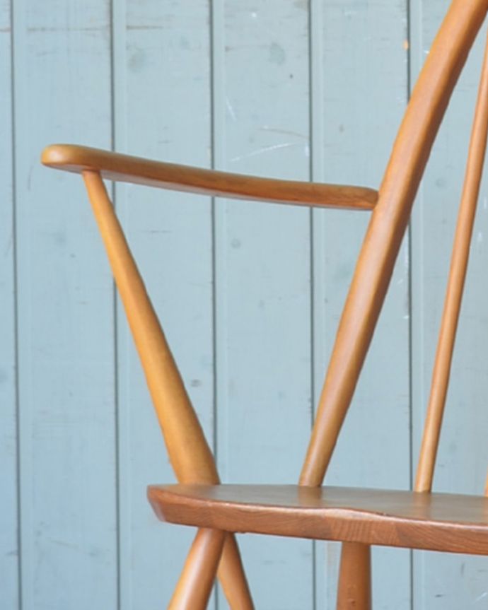 アーコールチェアの肘掛け