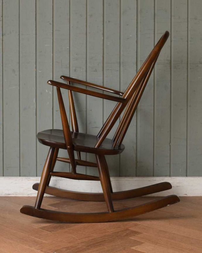 アーコールチェアの側面