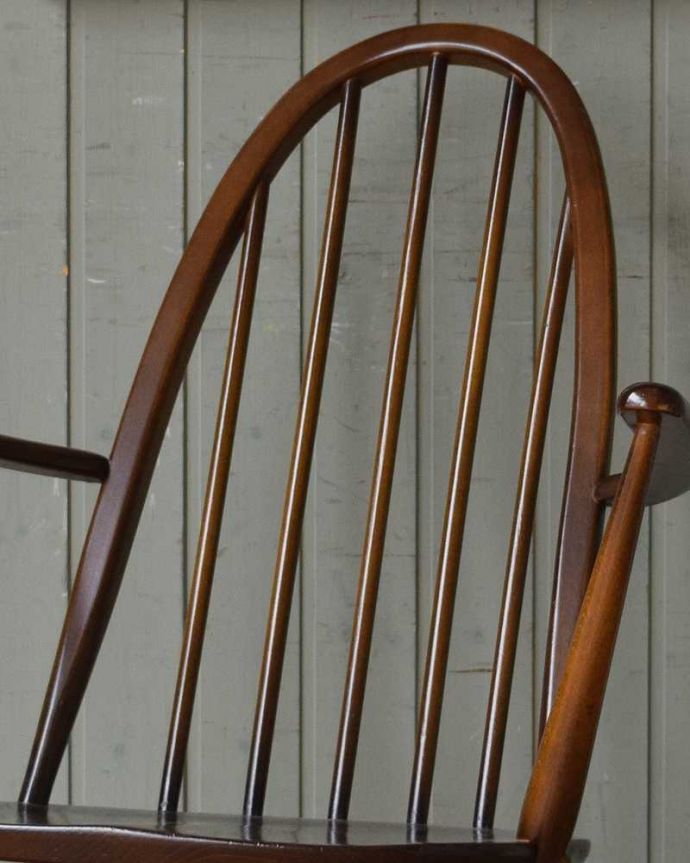 アーコールチェアの背もたれ