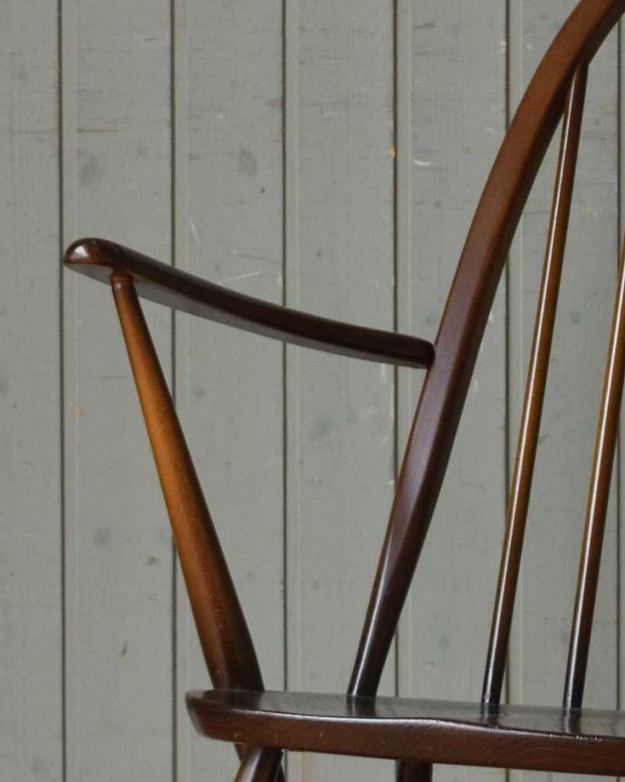 アーコールチェアの肘掛け