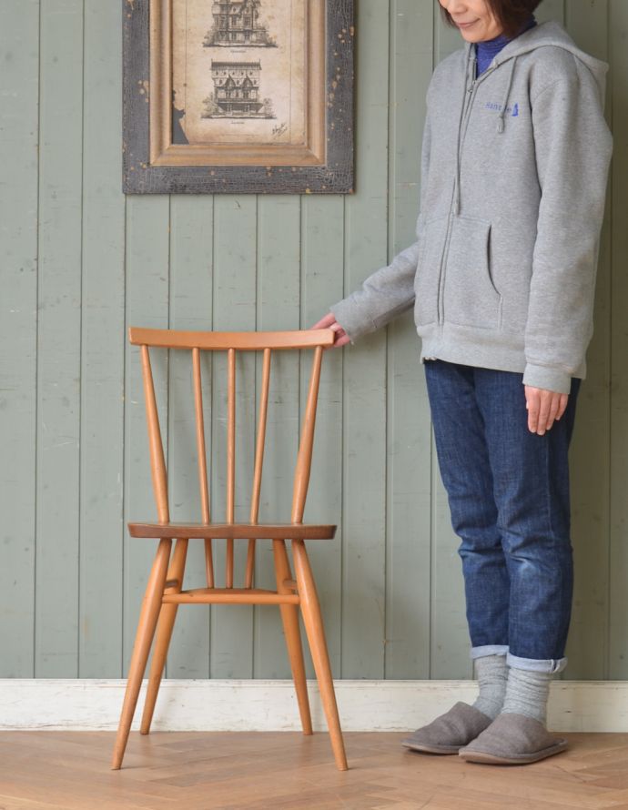 アーコールのスティックバックチェア