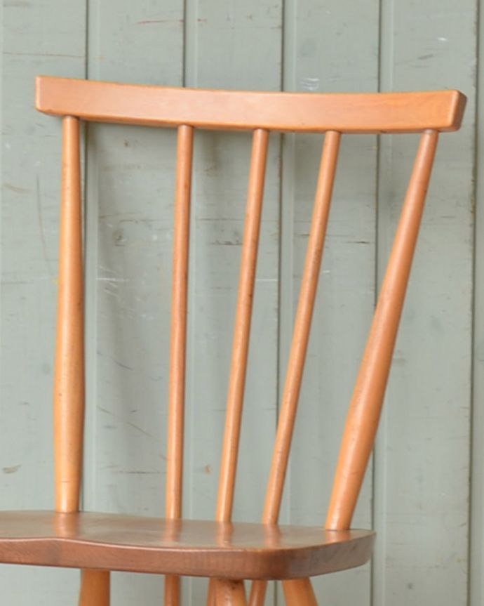 スティックバックチェアの背もたれ