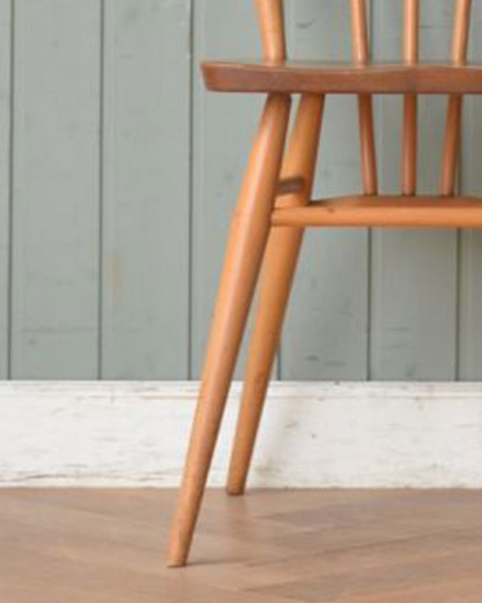 アンティークチェアの脚