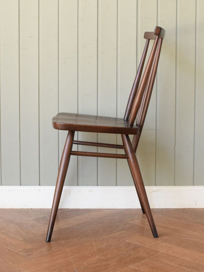 アーコールチェアの側面