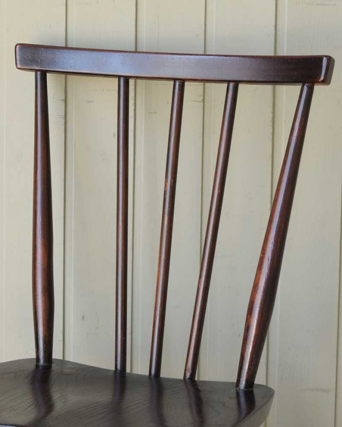 ステックバックチェアの背もたれ