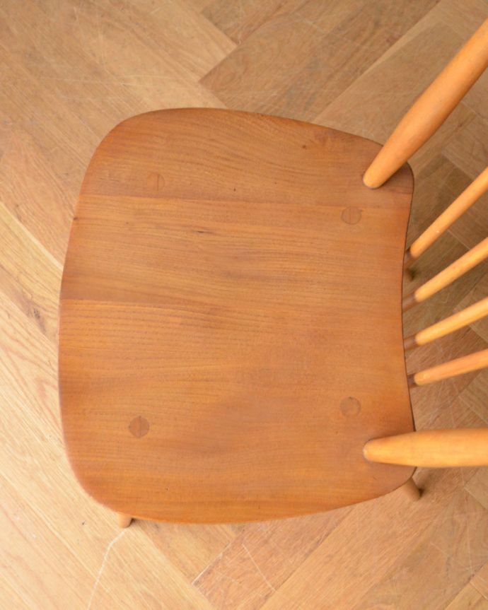 アーコールチェアの座面