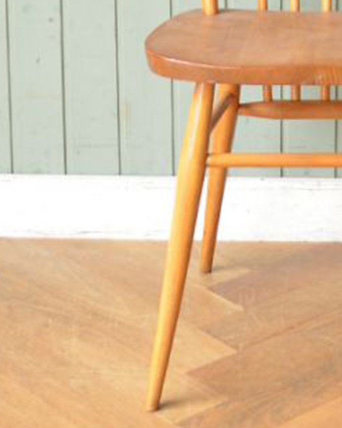 アンティークチェアの脚