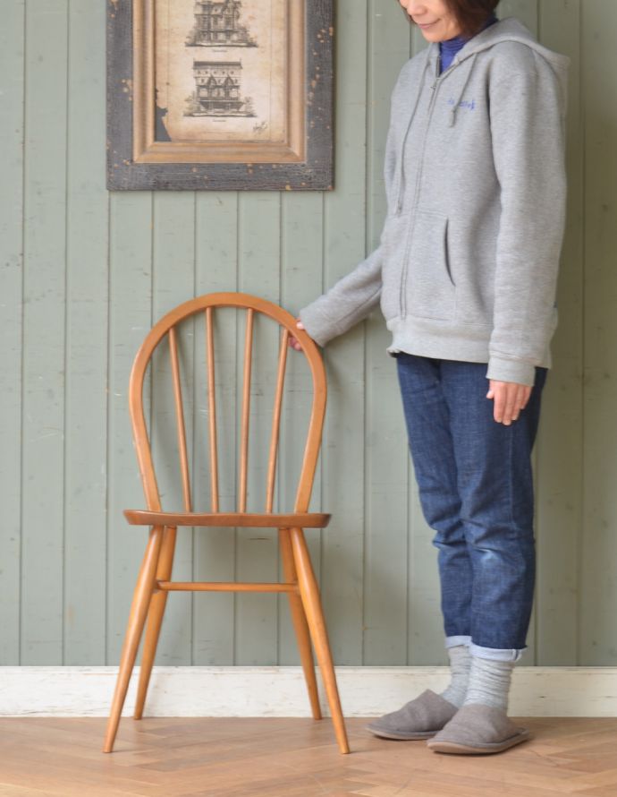 アーコールのフープバックチェア