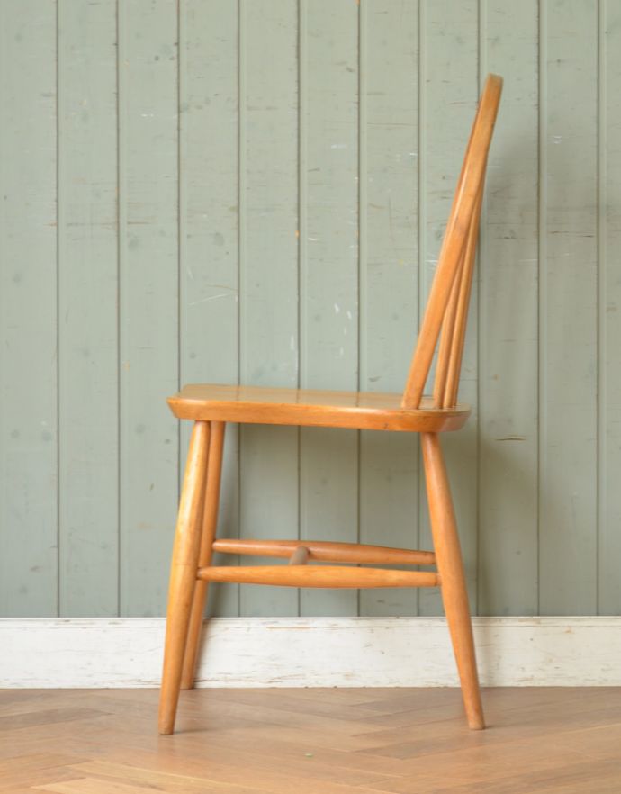 アーコールチェアの側面