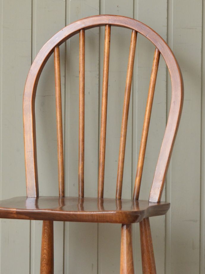 アーコールチェアの背もたれ