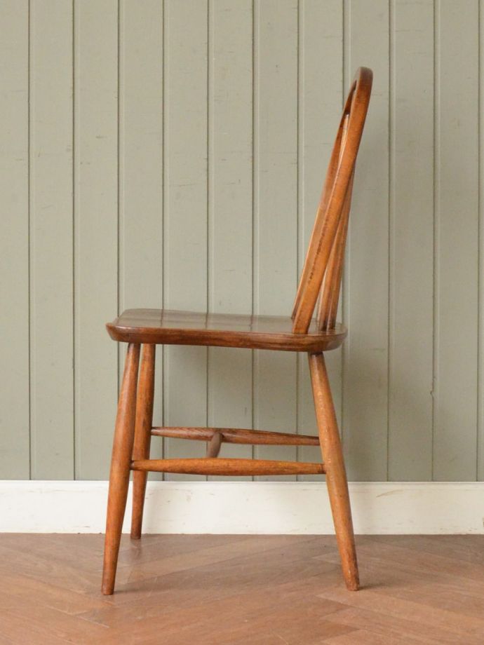 アーコールチェアの側面