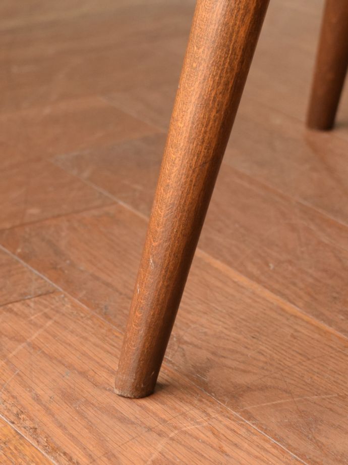 アンティークチェアの脚