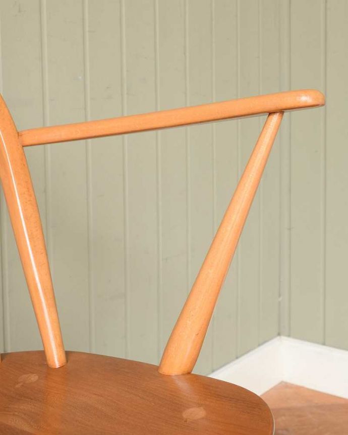 アーコールチェアのアーム