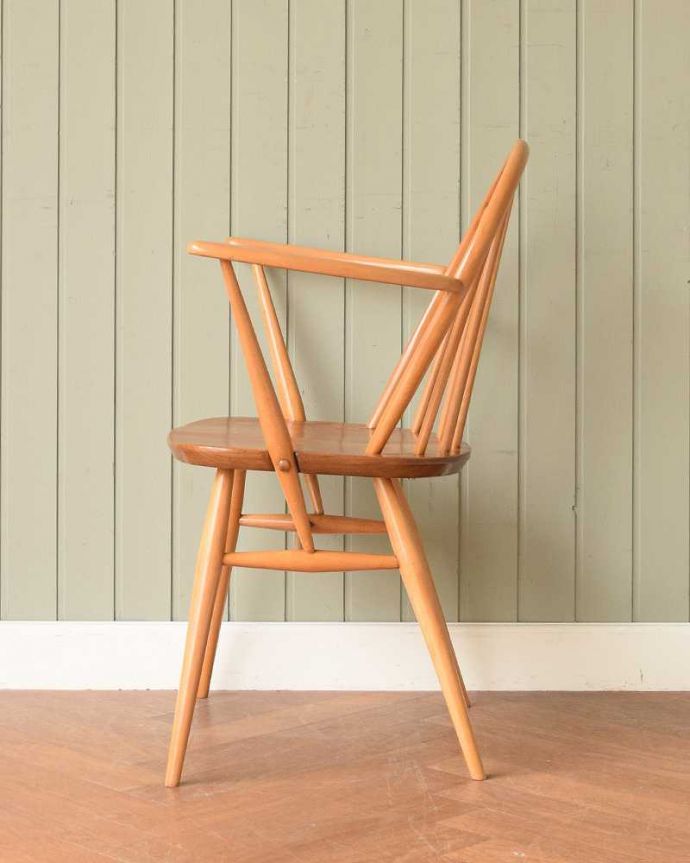 アーコールチェアの側面