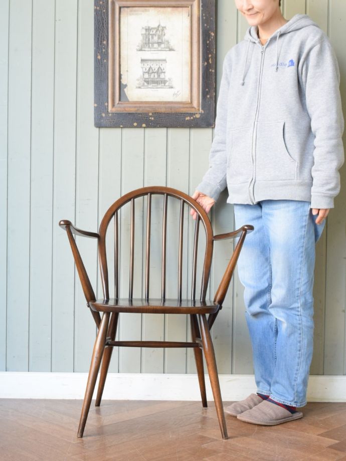 アーコールのフープバックチェア