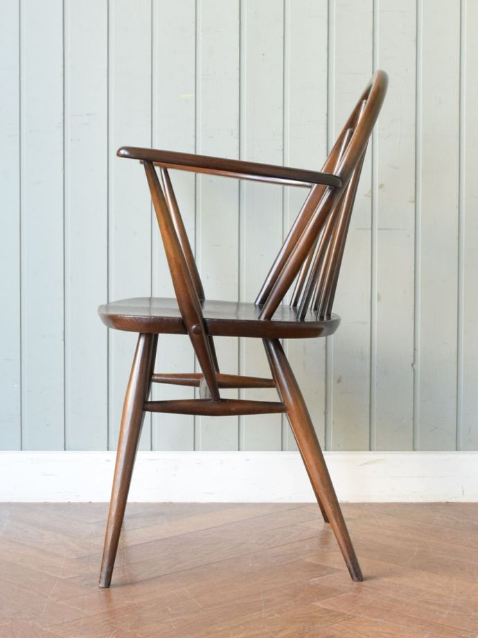 アーコールチェアの側面