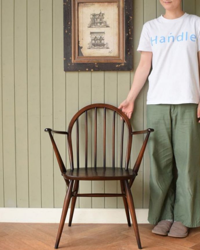 アーコールチェア アンティーク チェア アーコールのフープバックアームチェア(6本・アップルチョコ色・ハの字脚・アーム付き)。曲げ木の技術が活かされたアーコールアーコールらしく曲げ木の技術が活かされたアーコールチェア。(ear-6a-p)