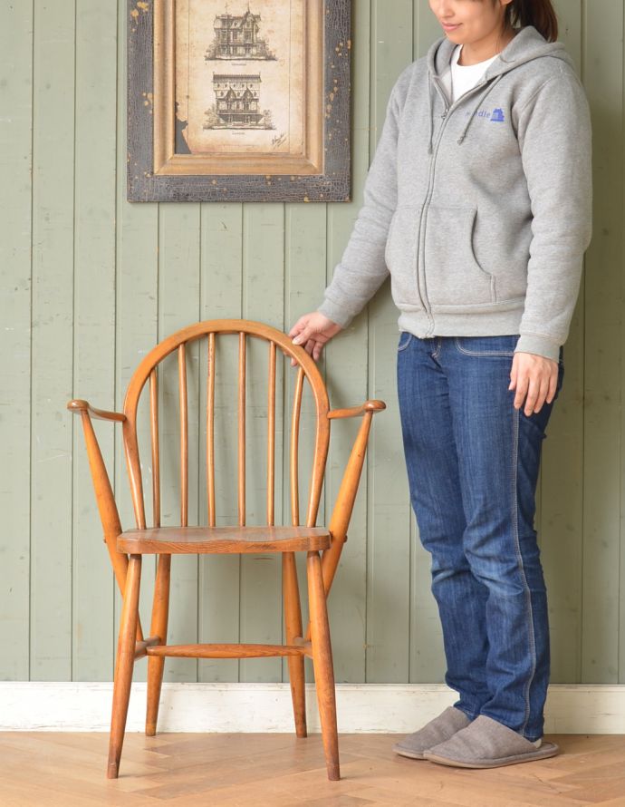 アーコールのフープバックチェア