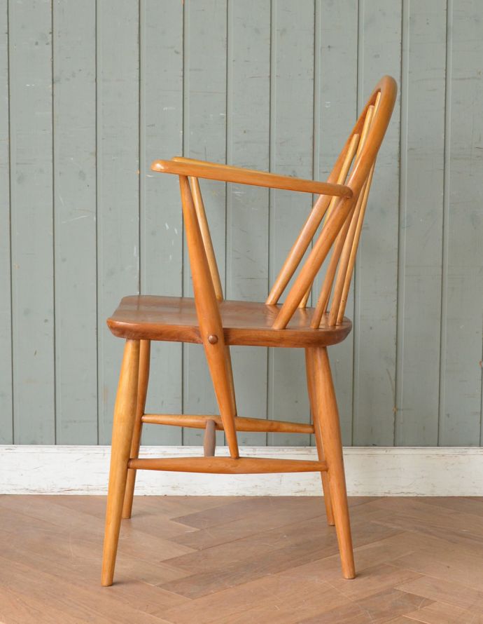 アーコールチェアの側面