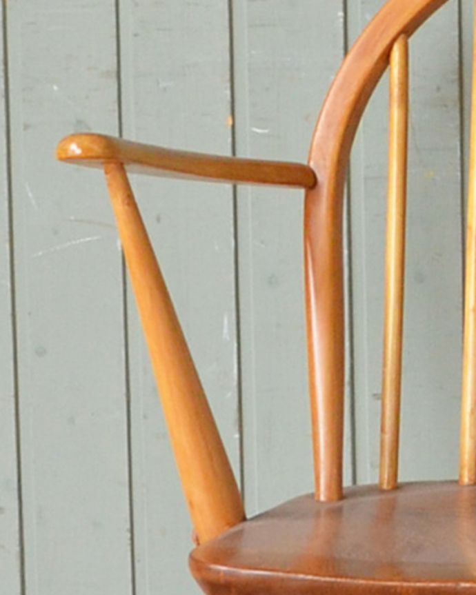 アーコールチェアのアーム