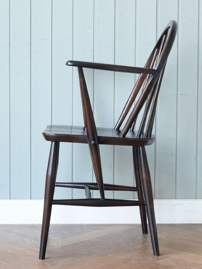 アーコールチェアの側面