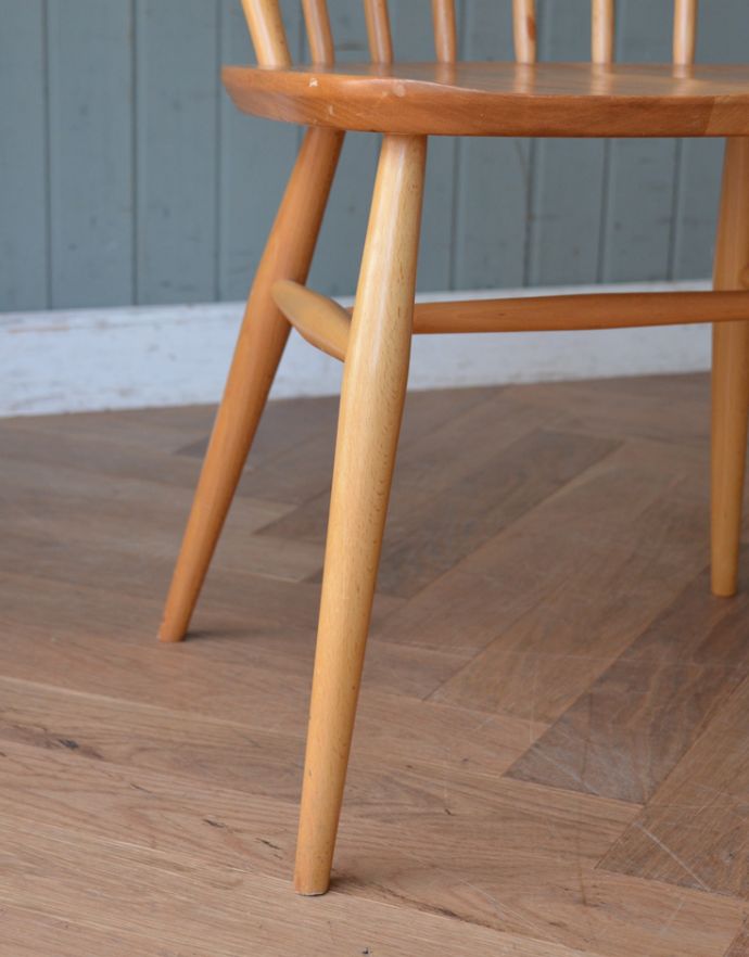 アーコールチェア　アンティーク チェア　北欧スタイルのチェア、アーコール フープバックチェア （６本・ラージ）。繊細な脚。(ear-6l-a)