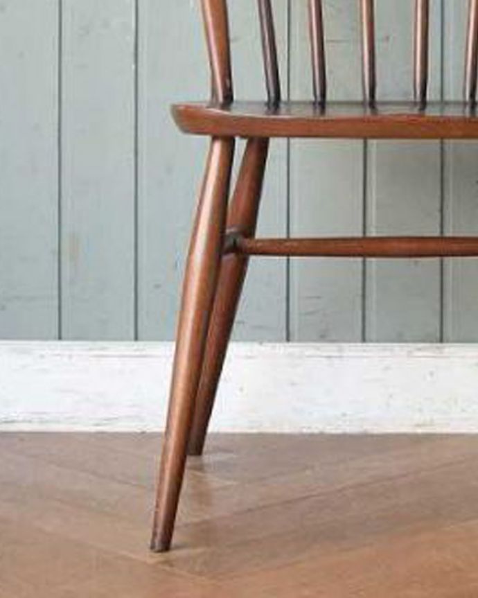 アンティークチェアの脚