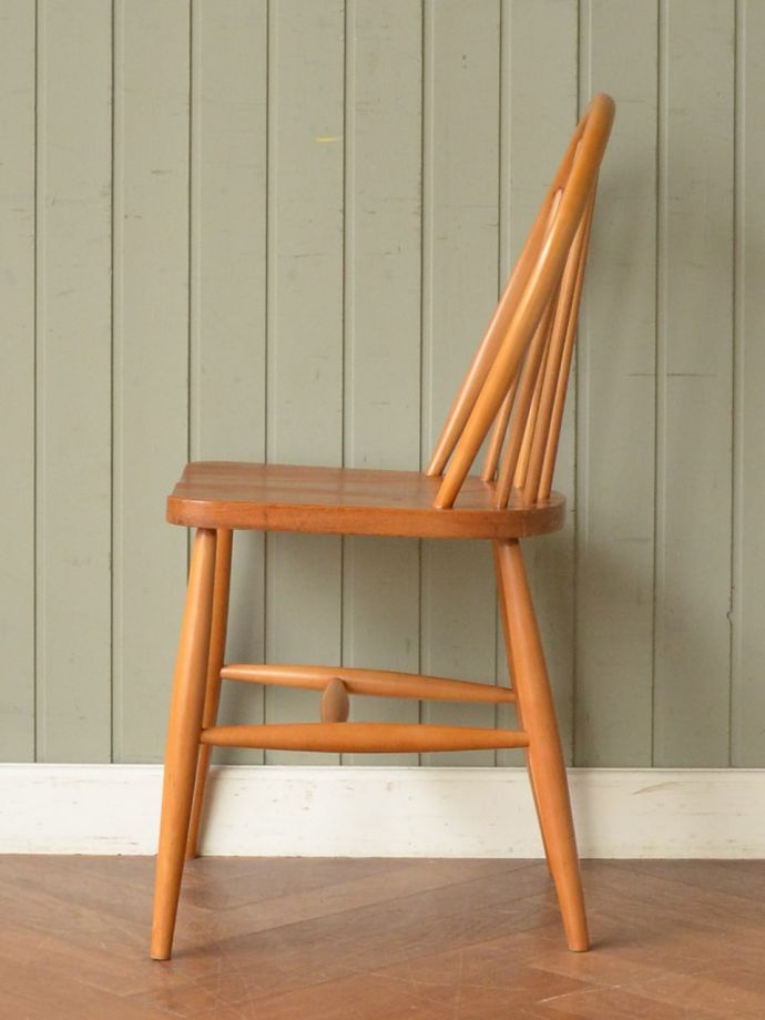 アーコールチェアの側面