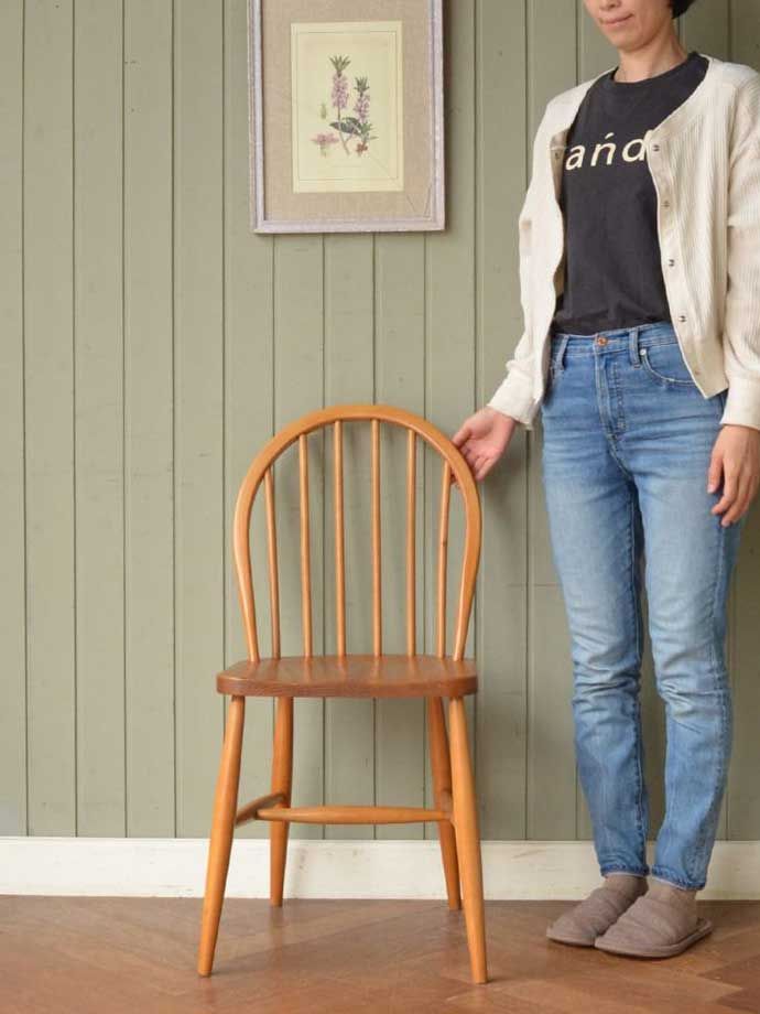 アーコールのフープバックチェア