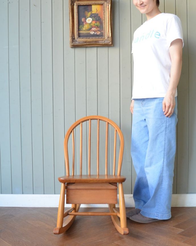 パーソナルチェア　アンティークチェア・椅子　アーコールフープバックのロッキングチェア/ボックス付き（カスタード色）　ムダのないシンプルさがカッコいい！ゆったりくつろげるアーコールチェア。(ear-6mrb-at)