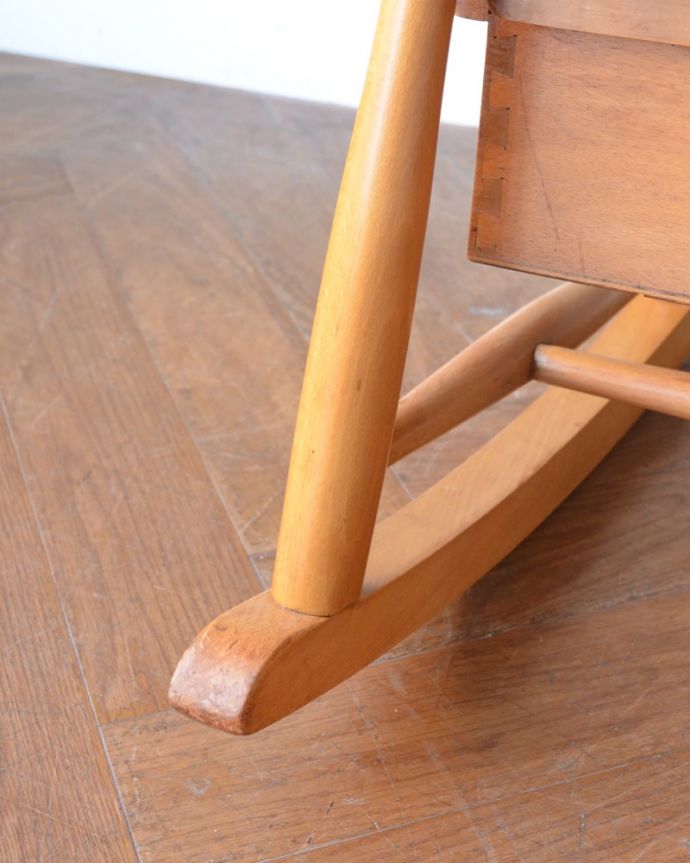 アンティークチェアの脚